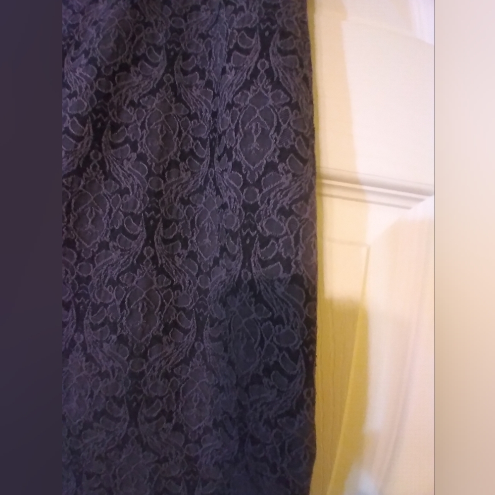 🎄Dennis Basso Charcol Gray Lace Look Linef Pencil Skirt Sizes 6 and 10💥 - Picture 3 of 9